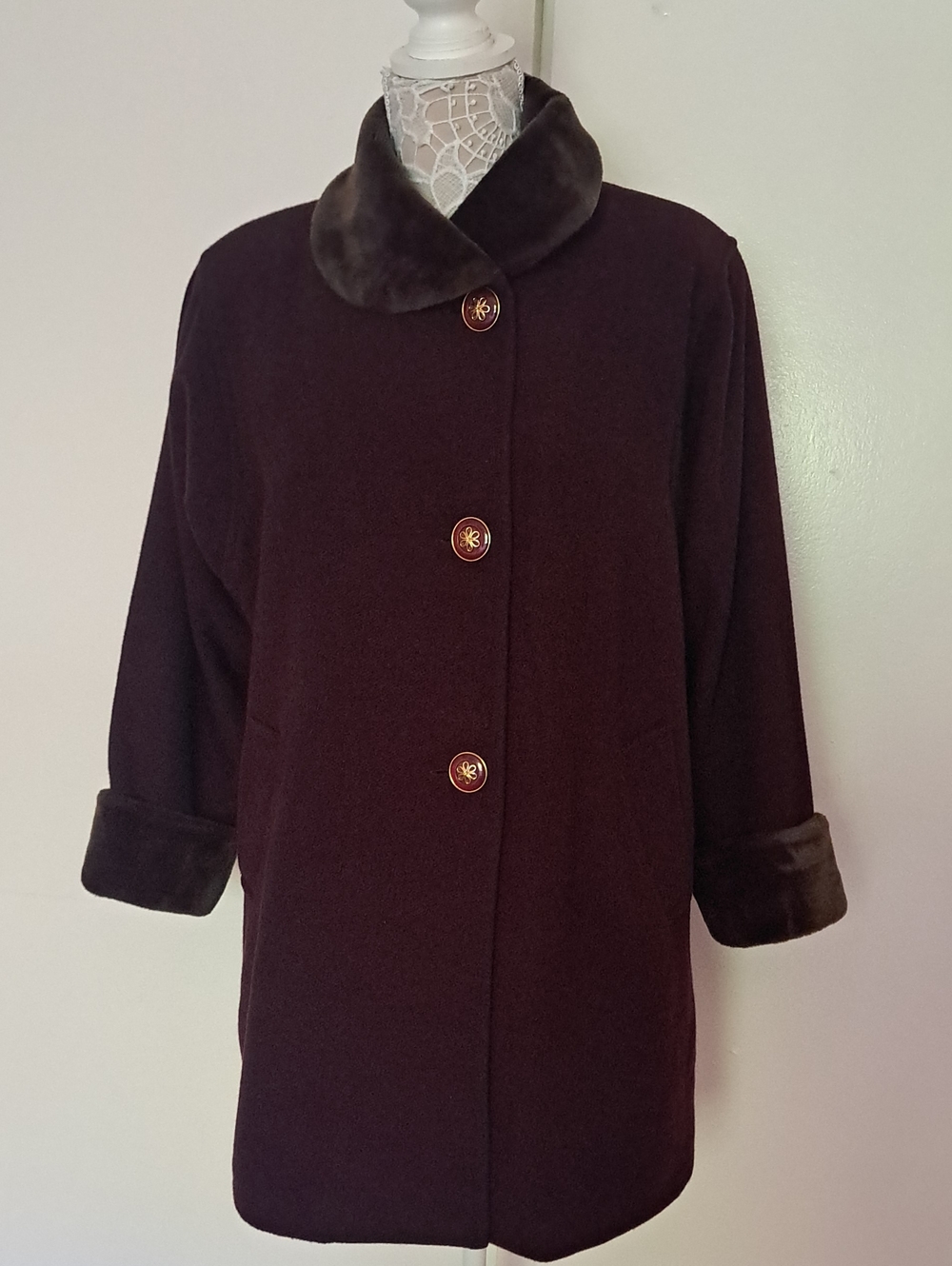 Lanificio Derby Vintage Made in Italy Color: Deep Burgundy / Wine